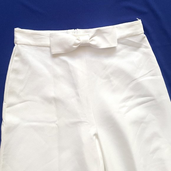 Black Halo women's pants size 6. Off white color, extra wide leg, long. Stylish - Picture 2 of 4